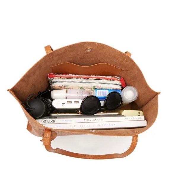 Large Retro Vegan leather Tote Bag with Tassel - Black. NWT. - Picture 4 of 4